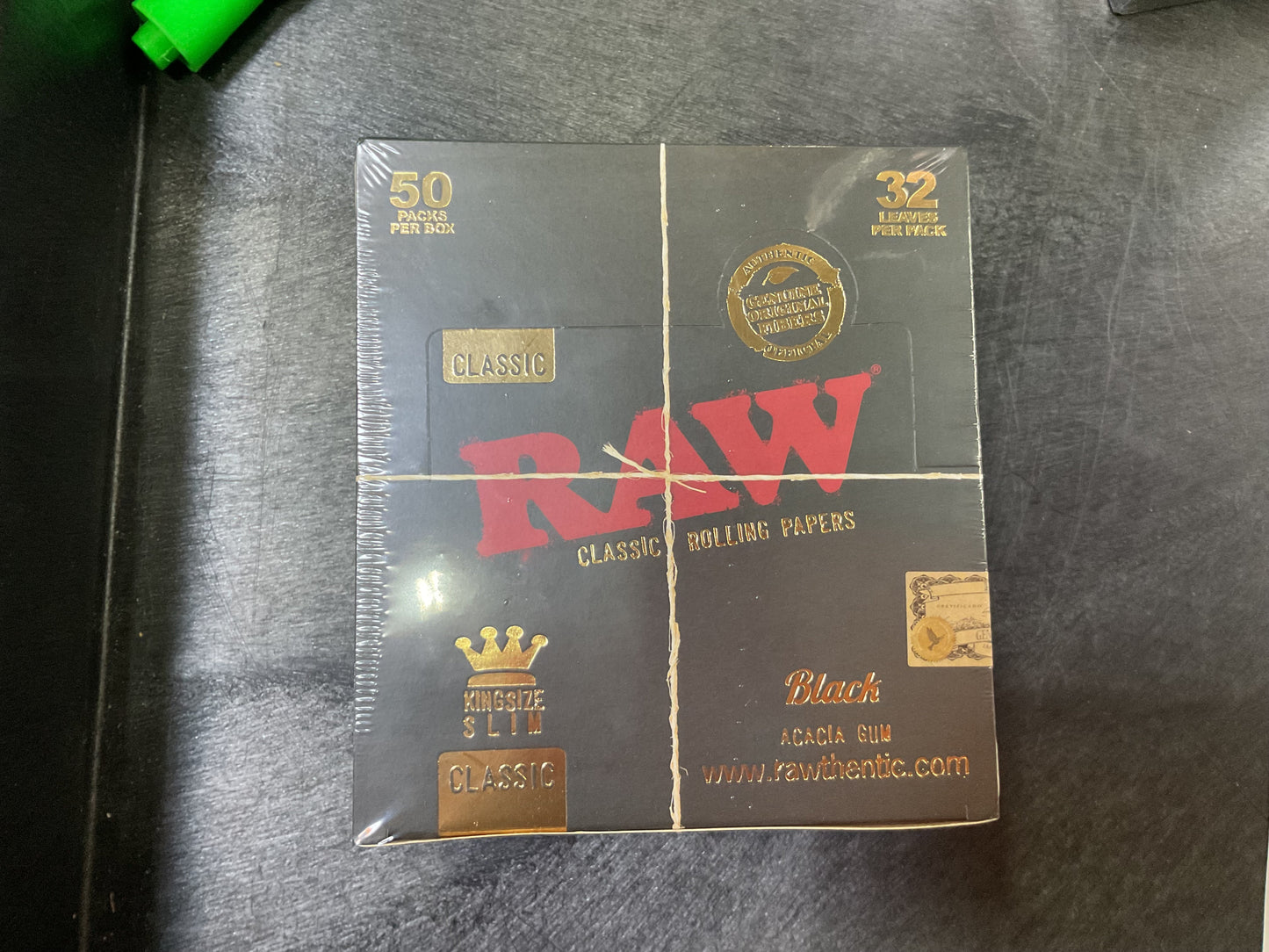 Raw Classic Rolling Papers (50 Packs per box)