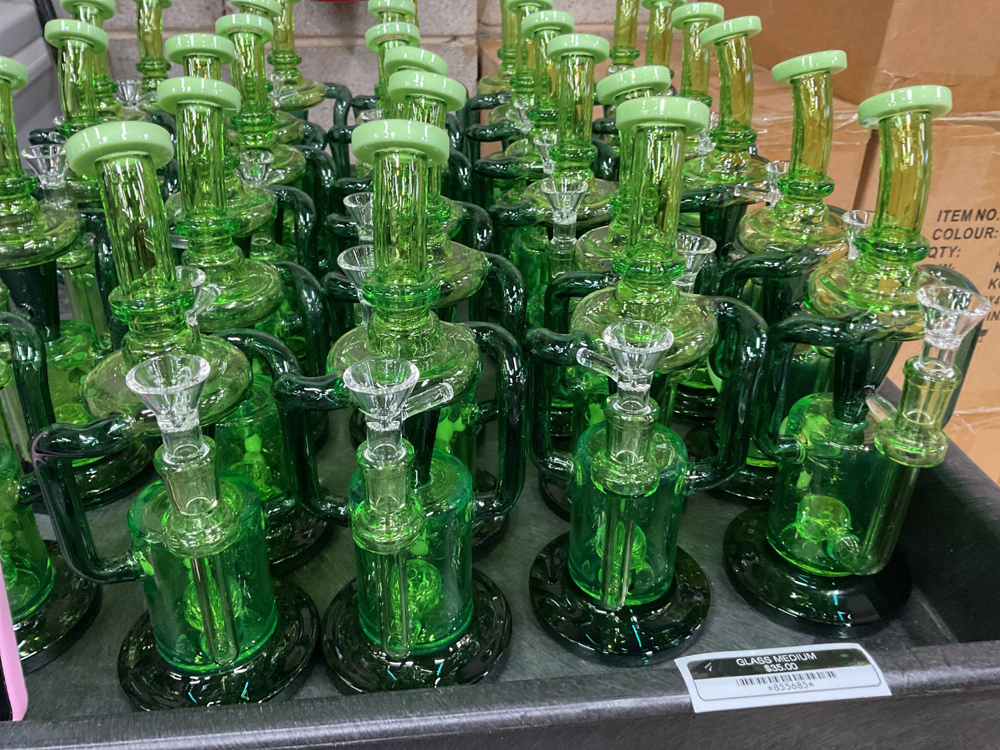 Glass medium
