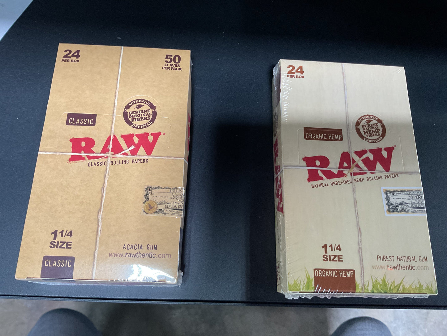 Raw classic Rolling Papers (24 per Box- 50 leaves per pack)