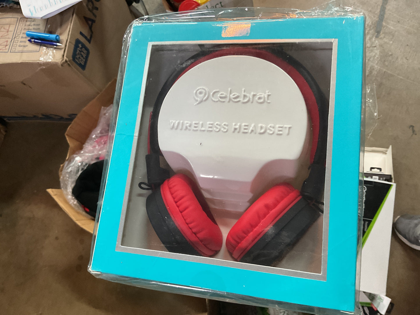 A4 wireless headphones