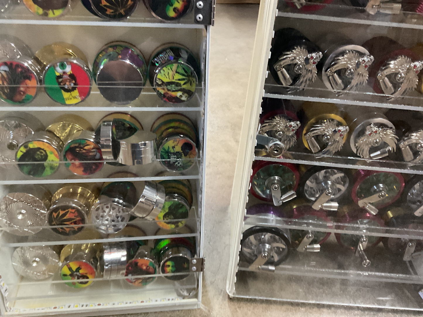 Tobacco grinder display
