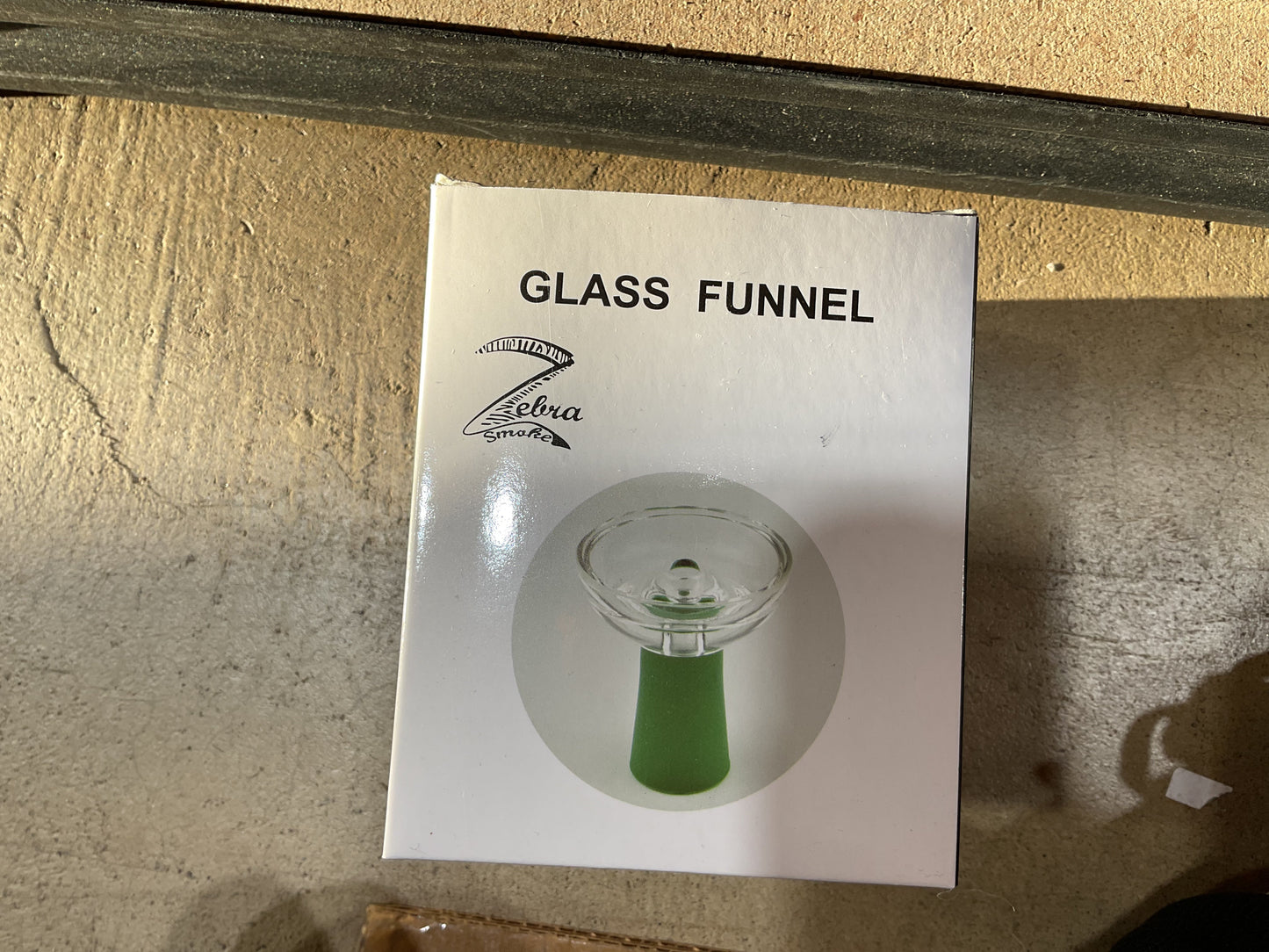 GLASS FUNNEL